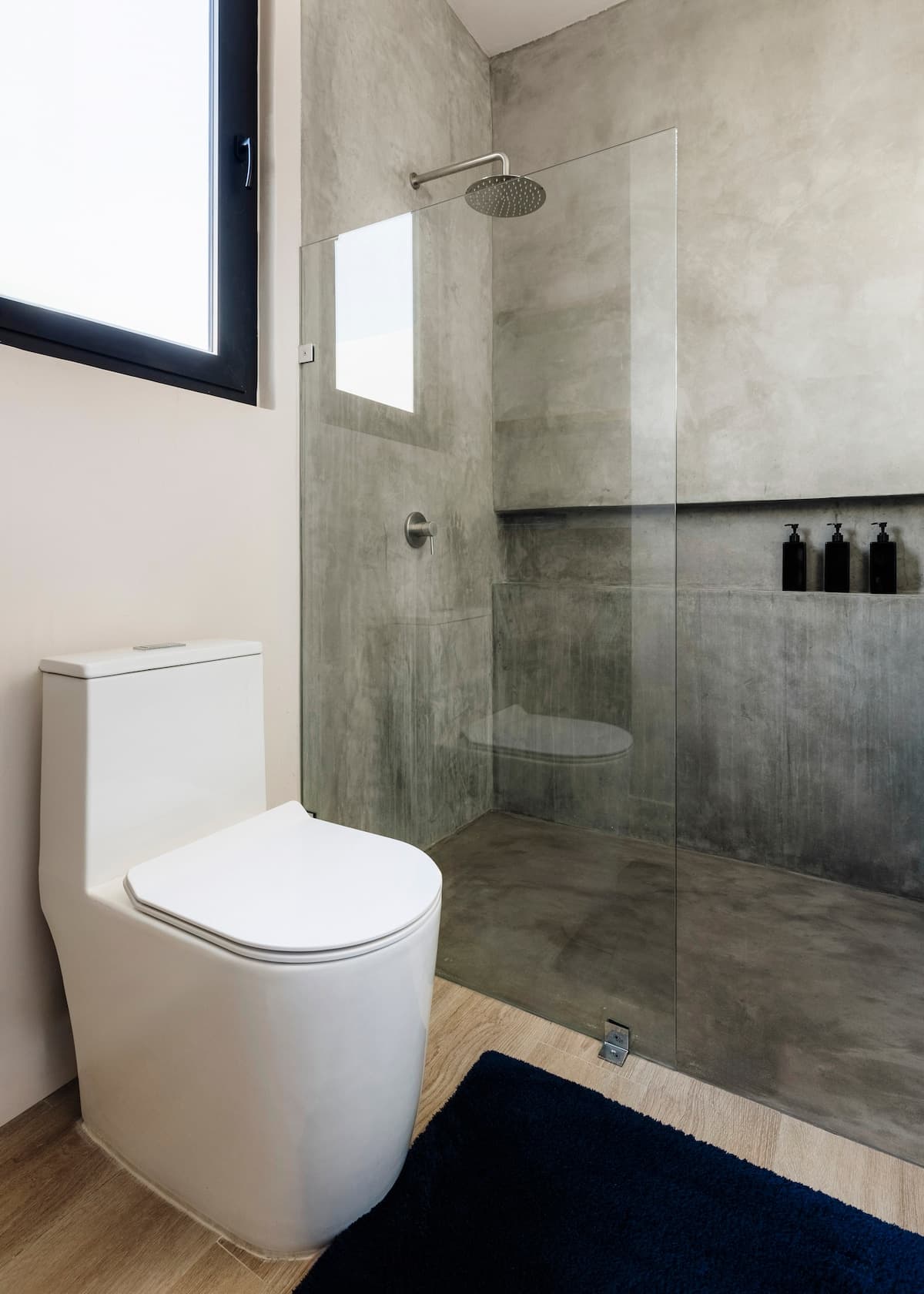 Full bathroom 3